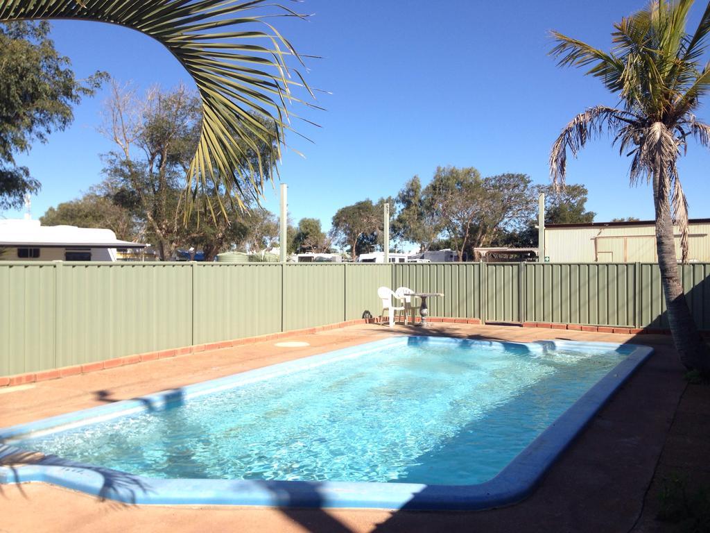 Outback Oasis Caravan Park Carnarvon Exterior photo