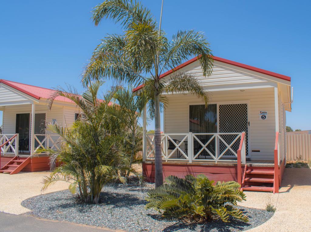 Outback Oasis Caravan Park Carnarvon Exterior photo