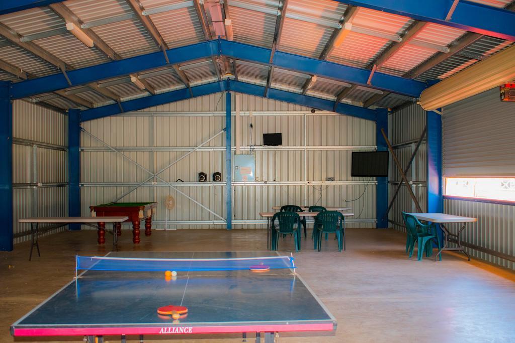 Outback Oasis Caravan Park Carnarvon Exterior photo